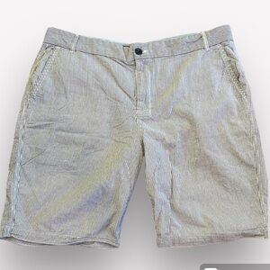 🕺🐠Canterbury of New Zealand shorts seersucker blue and white striped size 42